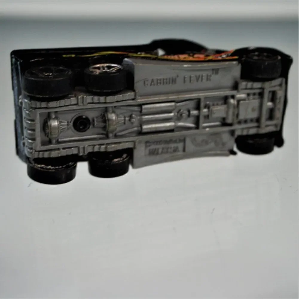 Vintage Hotwheels 2000 Mattel Cabin Fever TM Toy Truck Car